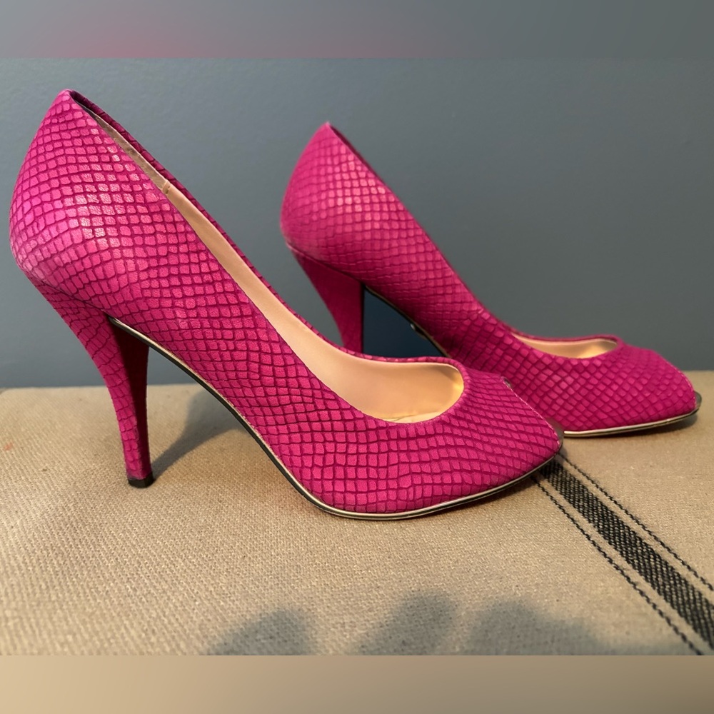 Betsey Johnson Hot pink peep toe heels size 7
